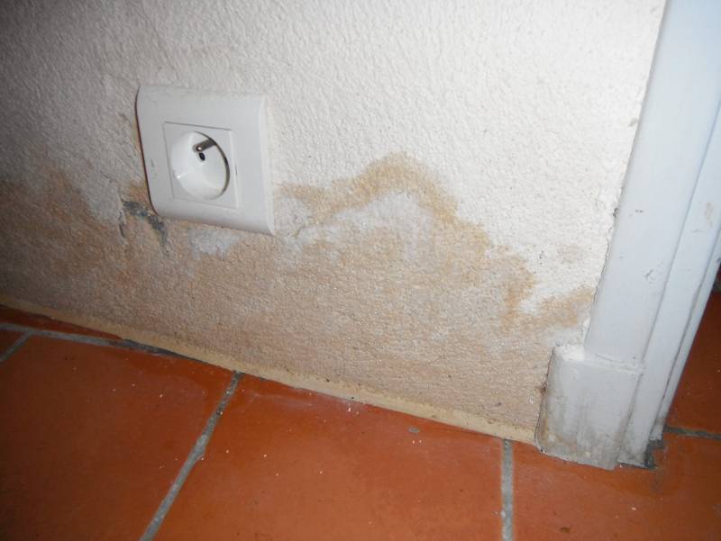 Expertise de la structure d'une maison pour cause d'humidité à Cannes 06