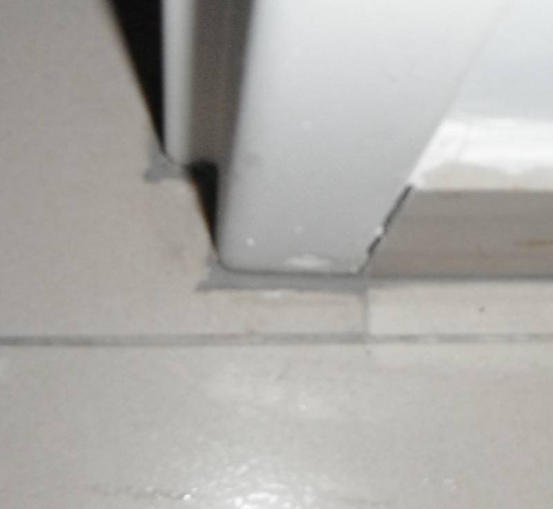 Réception d'un appartement complet à La Turbie, défaut sur carrelage Alpes Maritimes